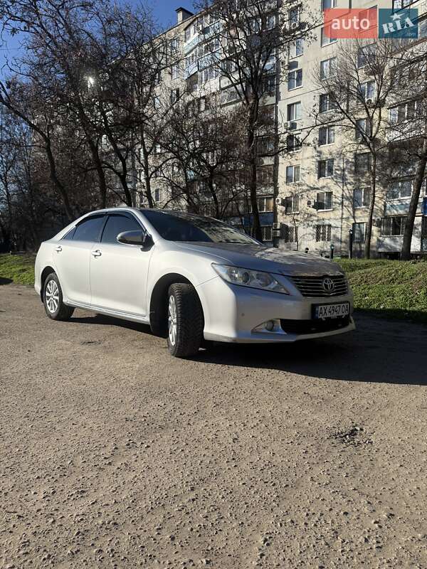 Седан Toyota Camry 2011 в Харькове