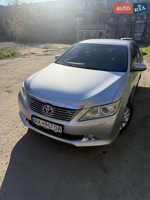 Седан Toyota Camry 2011 в Харькове