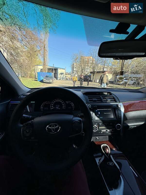 Седан Toyota Camry 2011 в Харькове