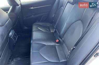 Седан Toyota Camry 2017 в 