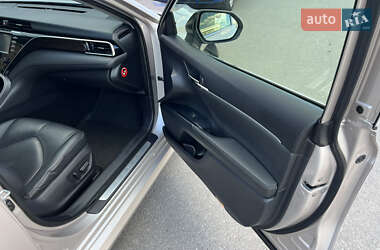 Седан Toyota Camry 2017 в 