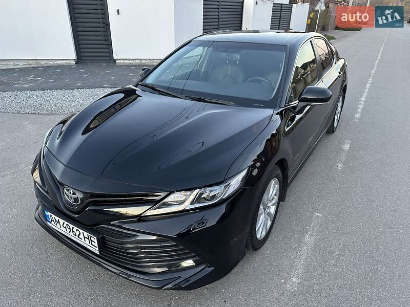 Седан Toyota Camry 2020 в Житомирі