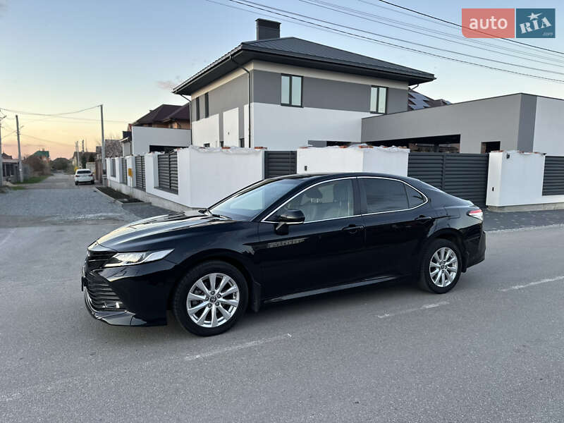 Седан Toyota Camry 2020 в Житомирі