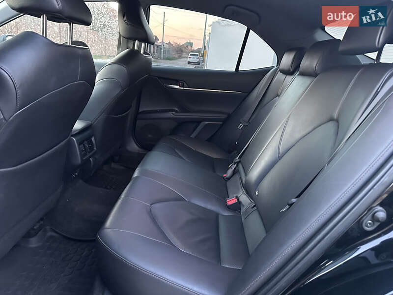Седан Toyota Camry 2020 в Житомирі