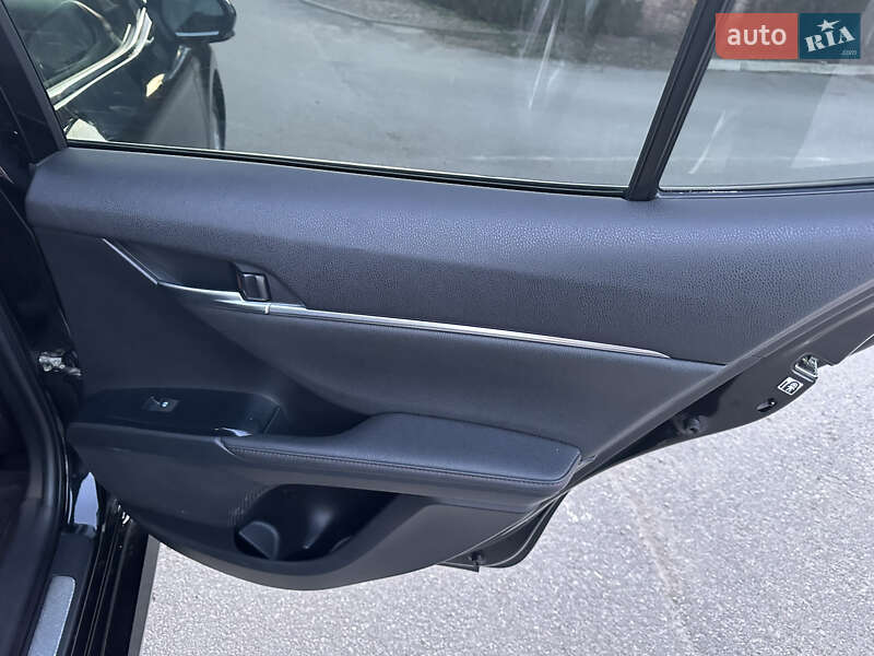 Седан Toyota Camry 2020 в Житомирі