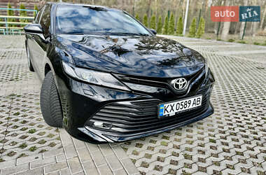 Седан Toyota Camry 2019 в 