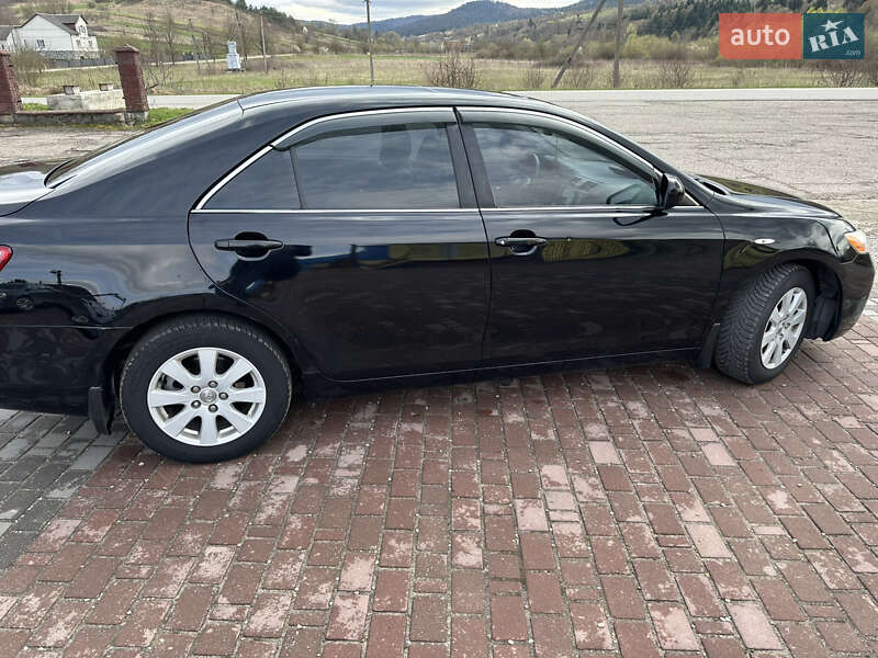 Седан Toyota Camry 2007 в Хырове