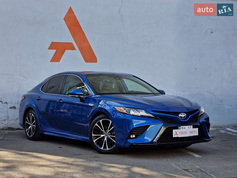 Седан Toyota Camry 2019 в Одесі