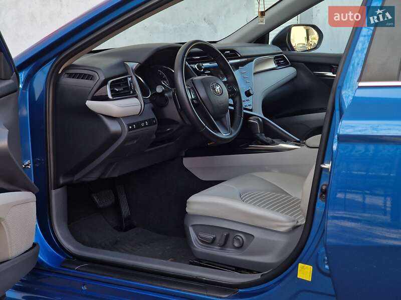 Седан Toyota Camry 2019 в Одесі