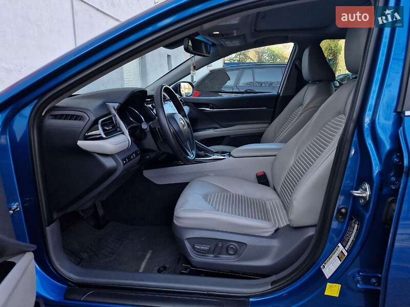 Седан Toyota Camry 2019 в Одесі