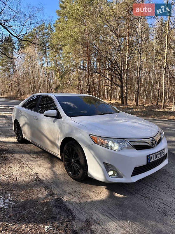 Седан Toyota Camry 2013 в 