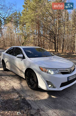 Седан Toyota Camry 2013 в 