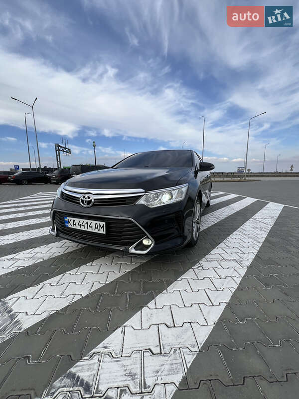 Седан Toyota Camry 2014 в Коростышеве