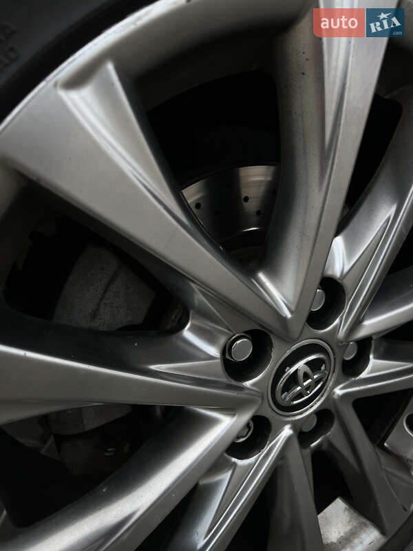Седан Toyota Camry 2014 в Коростышеве