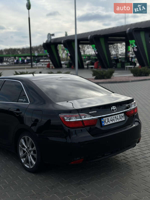 Седан Toyota Camry 2014 в Коростышеве