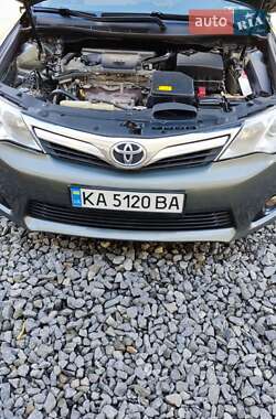 Седан Toyota Camry 2013 в 