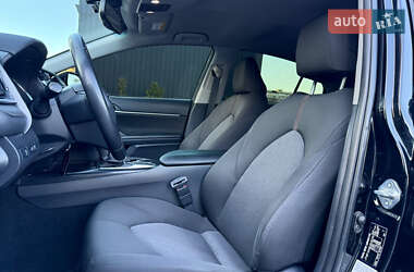 Седан Toyota Camry 2018 в 
