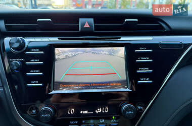 Седан Toyota Camry 2018 в 