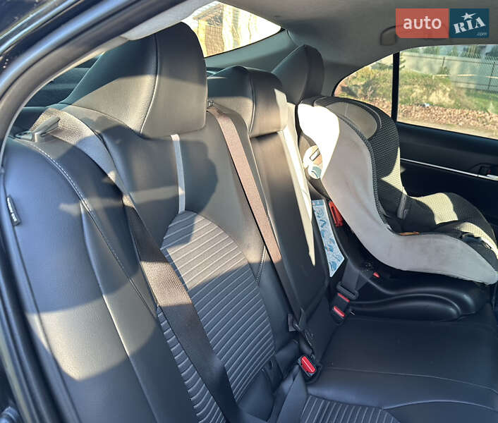 Седан Toyota Camry 2018 в Борисполе
