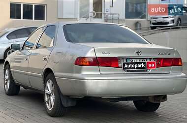 Седан Toyota Camry 2000 в 