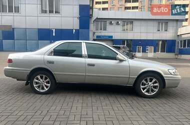 Седан Toyota Camry 2000 в 