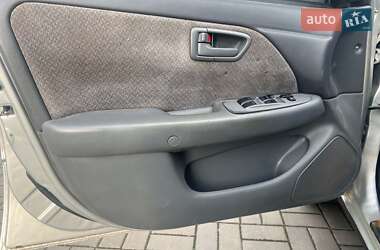 Седан Toyota Camry 2000 в 