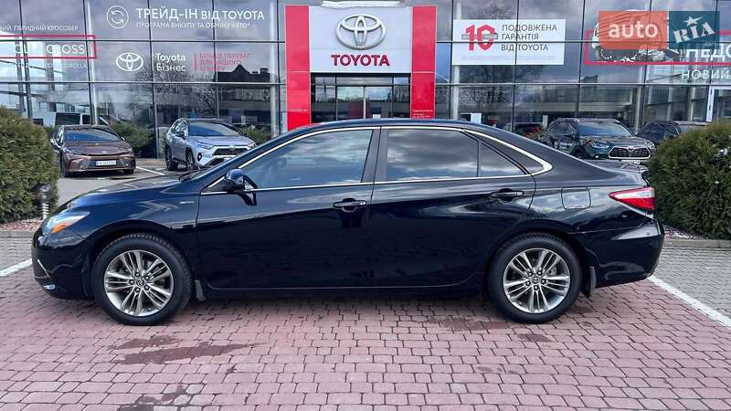 Седан Toyota Camry 2016 в Хмельницькому