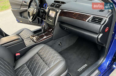 Седан Toyota Camry 2015 в 