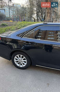 Седан Toyota Camry 2013 в 