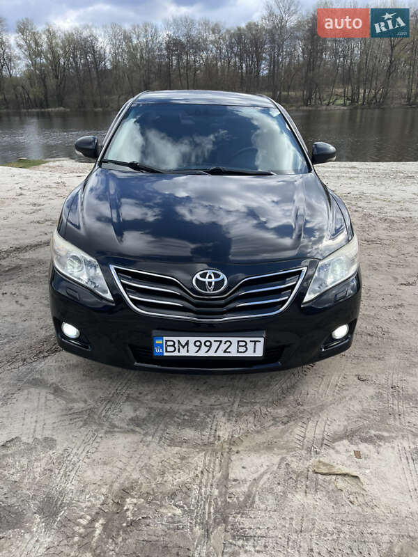 Седан Toyota Camry 2009 в Сумах
