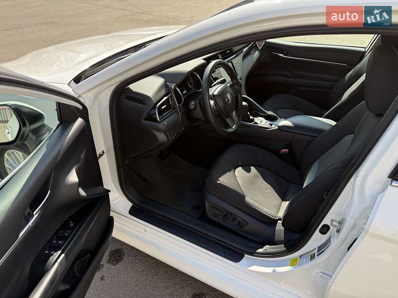 Седан Toyota Camry 2020 в Кропивницком