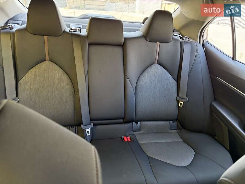 Седан Toyota Camry 2020 в Кропивницком