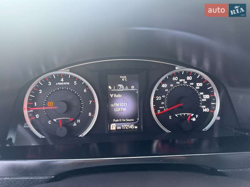 Седан Toyota Camry 2015 в Броварах