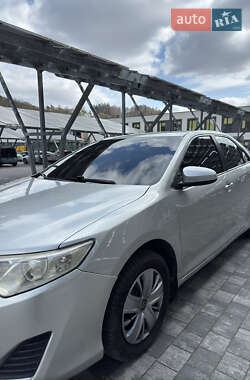 Седан Toyota Camry 2012 в 