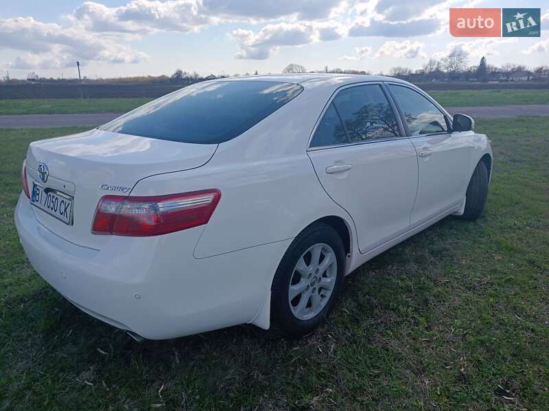 Седан Toyota Camry 2009 в Глобиному