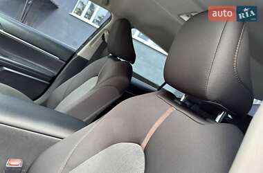 Седан Toyota Camry 2018 в 