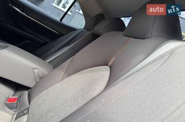 Седан Toyota Camry 2018 в 