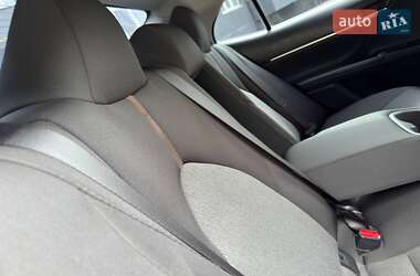 Седан Toyota Camry 2018 в 
