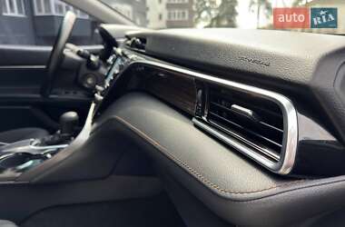 Седан Toyota Camry 2018 в 