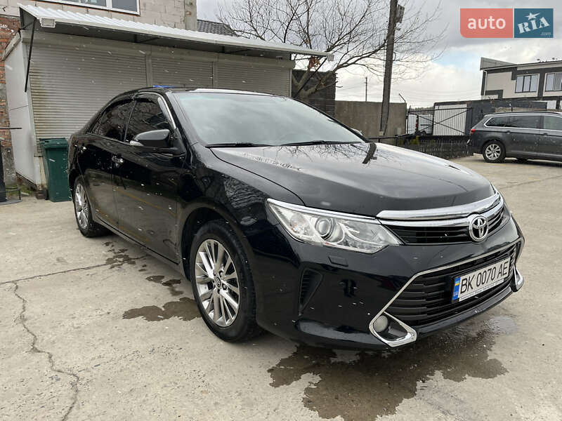 Седан Toyota Camry 2016 в 