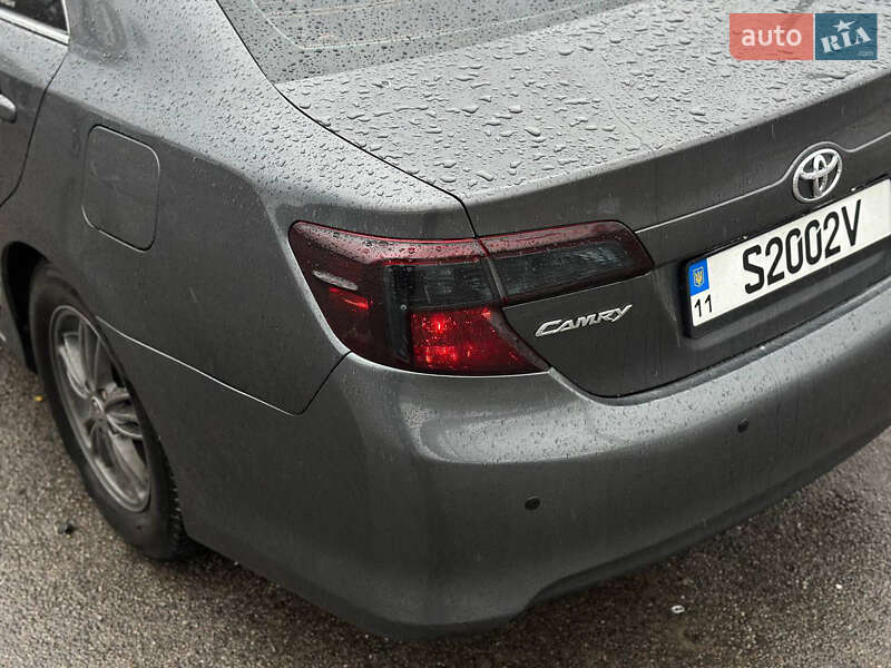Седан Toyota Camry 2013 в Києві