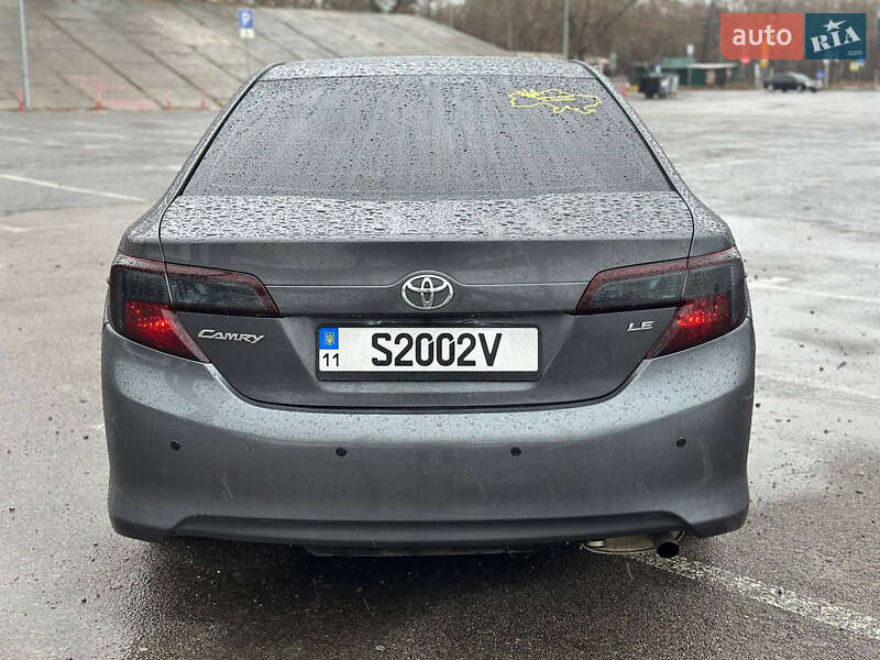 Седан Toyota Camry 2013 в Києві