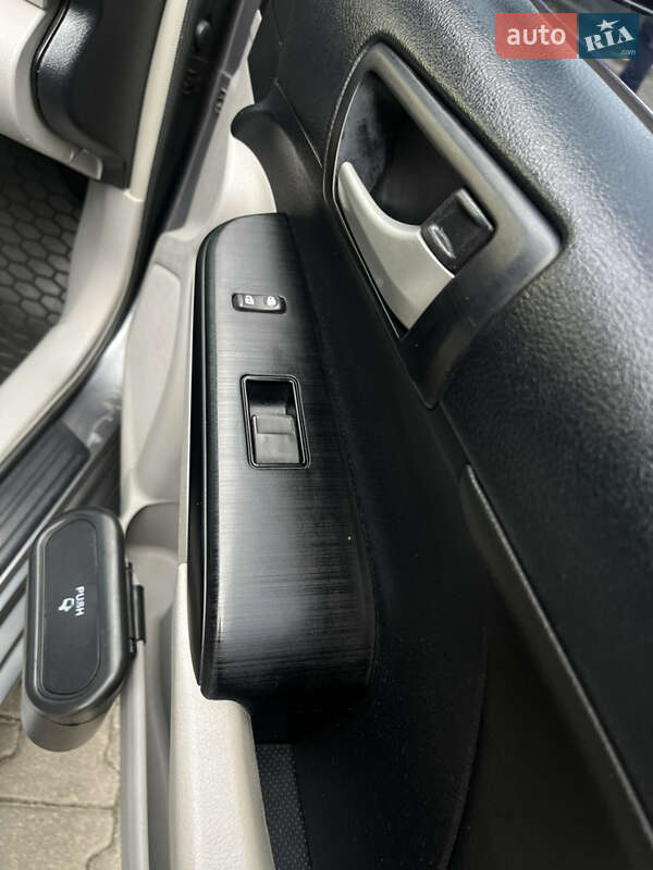 Седан Toyota Camry 2013 в Києві