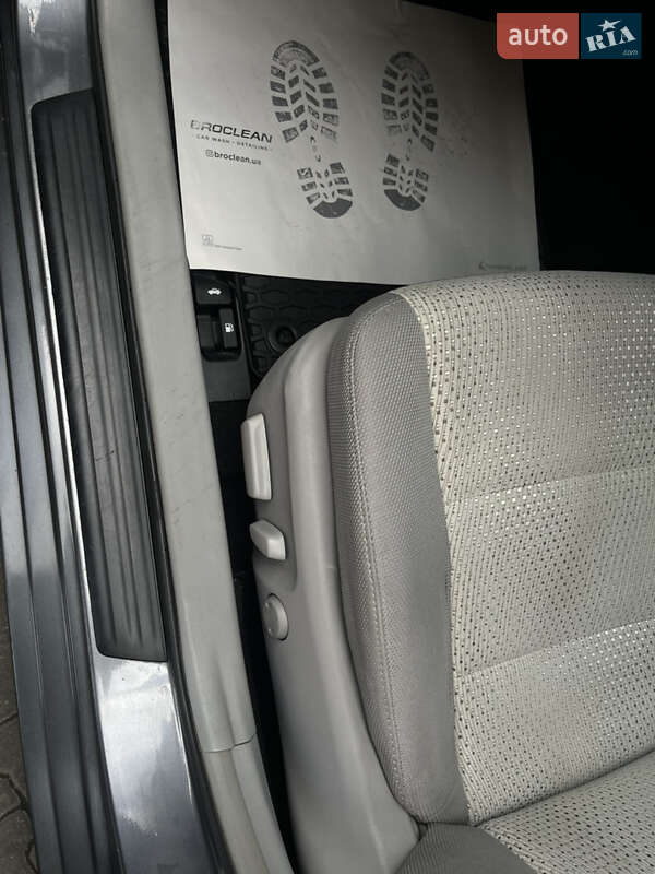 Седан Toyota Camry 2013 в Києві