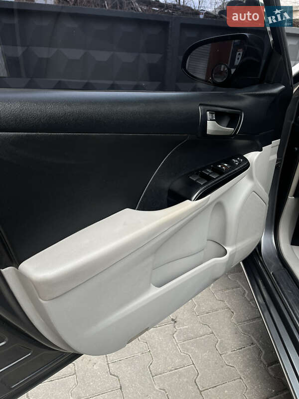 Седан Toyota Camry 2013 в Києві