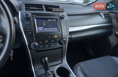 Седан Toyota Camry 2015 в 