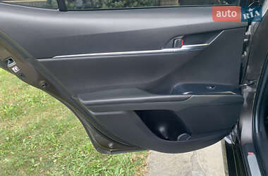 Седан Toyota Camry 2017 в 