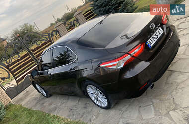 Седан Toyota Camry 2017 в 