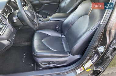 Седан Toyota Camry 2017 в 