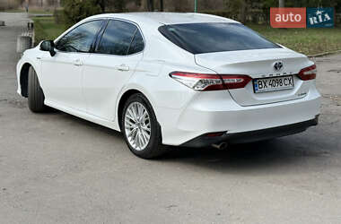 Седан Toyota Camry 2019 в 